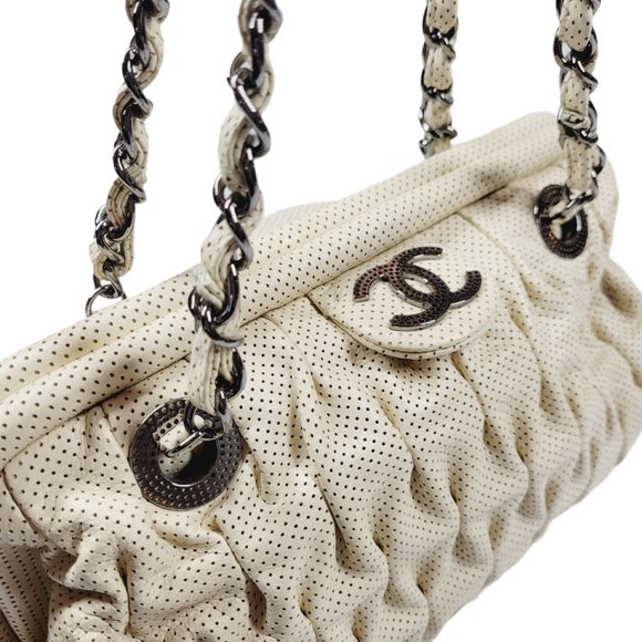Chanel Cream Top Clasp Bag - Picture 8 of 12
